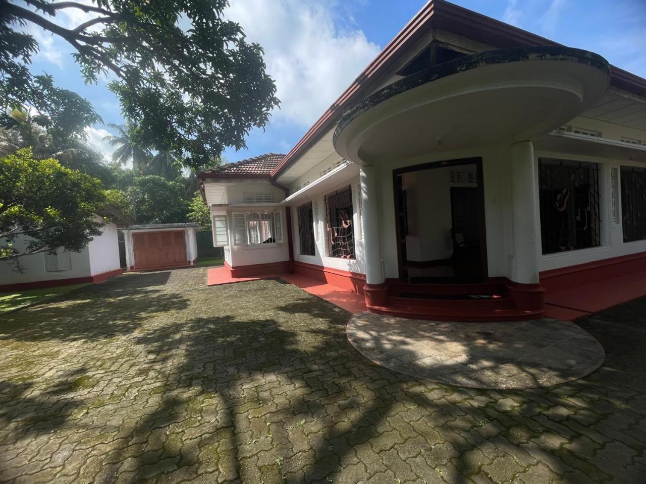 Aspire Leisure Home Ambalangoda  Exterior photo
