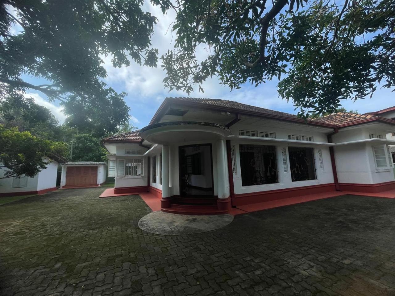 Aspire Leisure Home Ambalangoda  Exterior photo
