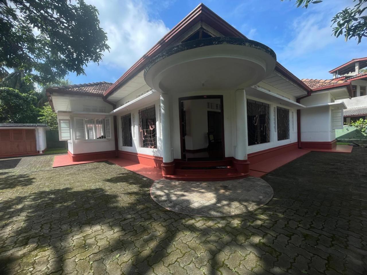 Aspire Leisure Home Ambalangoda  Exterior photo